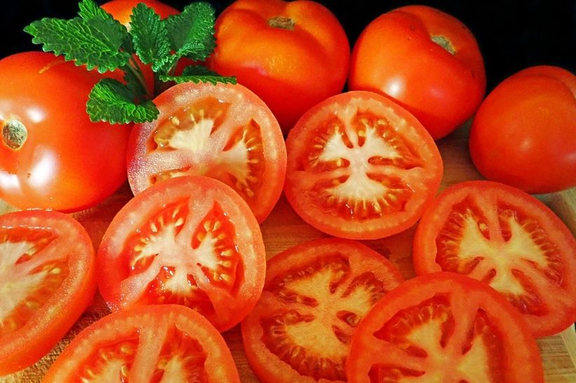 Platos fáciles: tomates horneados con orégano